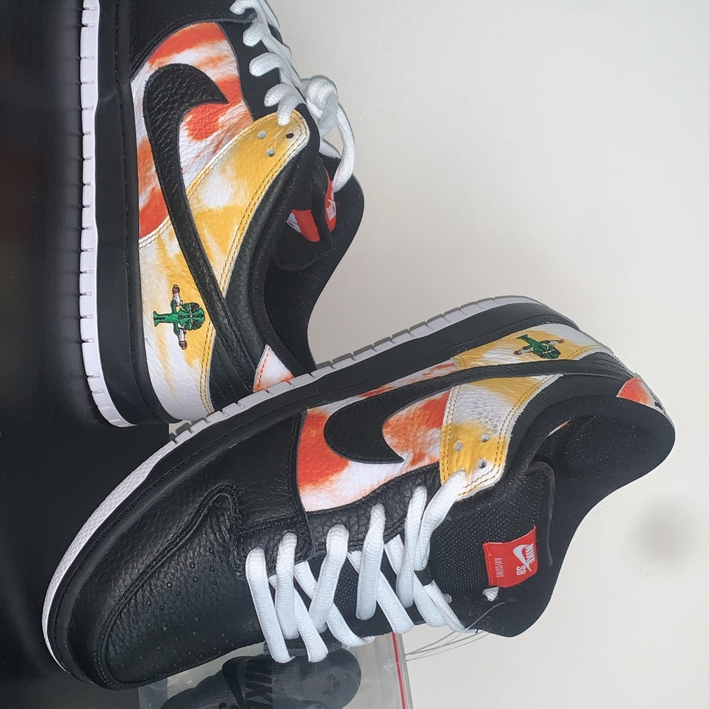 Nike SB Dunk Low Pro - Roswell Rayguns - Picture 3 of 5